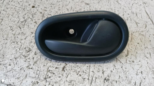 DACIA SANDERO «II» (2013) ALLESTIMENTI INTERNI MANIGLIA PORTA INT. POST. DX. USATO Da 2015 A 2016 [[277950]]
