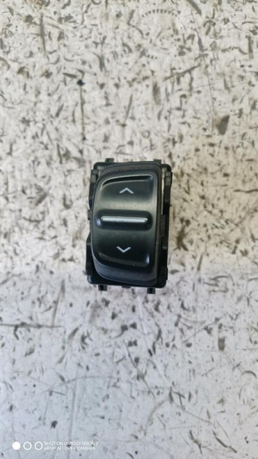 DACIA SANDERO «II» (2013) IMPIANTO ELETTRICO INTERRUTTORE ALZACRISTALLI ANT. DX. USATO Da 2015 A 2016 [[277962]]