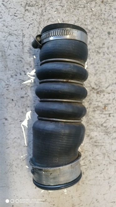 VOLKSWAGEN PASSAT «V» VARIANT (2005) SCARICO E INIEZIONE MANICOTTO INTERCOOLER DX. USATO Da 2005 A 2010 [[278187]]
