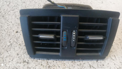 BMW SERIE 1 «F20» BERLINA (2015) ALLESTIMENTI INTERNI GRIGLIA CONDOTTO ARIA CONSOLE CENTRALE (POST.) POST. USATO Da 2015 in poi [[278860]]