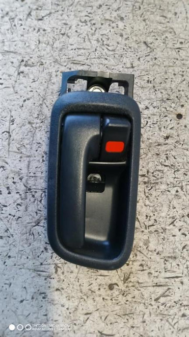 TOYOTA RAV 4 «II» (2000) ALLESTIMENTI INTERNI MANIGLIA PORTA INT. ANT. SX. USATO Da 2001 A 2005 [[280624]]