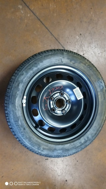 VOLKSWAGEN GOLF «V» (2004) LAMIERATI ESTERNI RUOTA DI SCORTA POST. USATO Da 2003 A 2008 [[280493]]