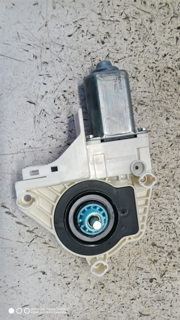 AUDI Q5 «8RB» (2009) STERZO MOTORINO ALZACRISTALLO PORTA ANT. DX. USATO Da 2008 A 2012 [[281916]]