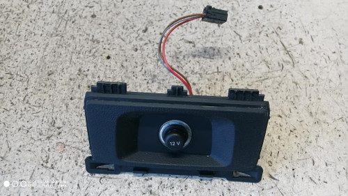 AUDI Q5 «FYB» (2016) ALLESTIMENTI INTERNI PRESA DI CORRENTE USATO [[283777]]