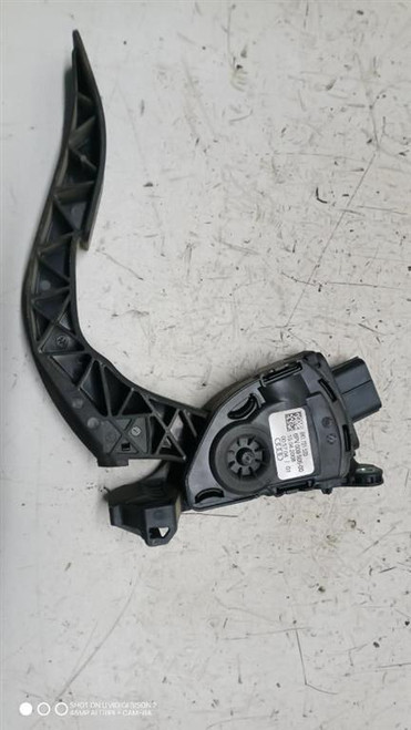AUDI A4 «8K5» AVANT (2008) SCARICO E INIEZIONE PEDALE ACCELERATORE USATO Da 2008 A 2012 [[284730]]