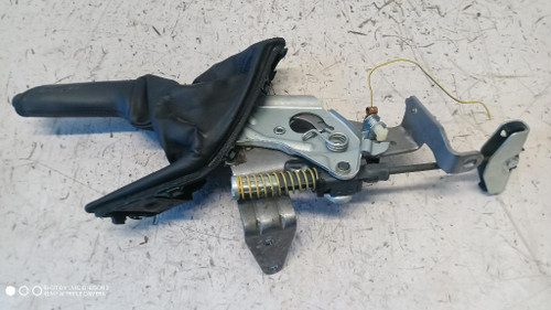 BMW SERIE 1 «F20» BERLINA (2015) ALLESTIMENTI INTERNI LEVA FRENO A MANO POST. USATO Da 2015 in poi [[285054]]