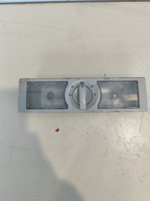 SEAT LEON SC «5F5» (2013) ALLESTIMENTI INTERNI LUCE DI CORTESIA ABITACOLO (POST.) USATO Da 2012 A 2018 [[285202]]