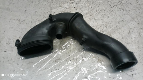 BMW SERIE 5 «E61» TOURING (2004) SCARICO E INIEZIONE MANICOTTO FILTRO ARIA USATO Da 2005 A 2006 [[285248]]