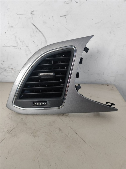 SEAT LEON SC «5F5» (2013) ALLESTIMENTI INTERNI GRIGLIA CONDOTTO ARIA CRUSCOTTO ANT. SX. USATO Da 2012 A 2018 [[285331]]