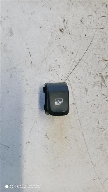 AUDI A3 «8VF» SPORTBACK (2016) IMPIANTO ELETTRICO INTERRUTTORE ALZACRISTALLI ANT. DX. USATO Da 2016 A 2017 [[286008]]