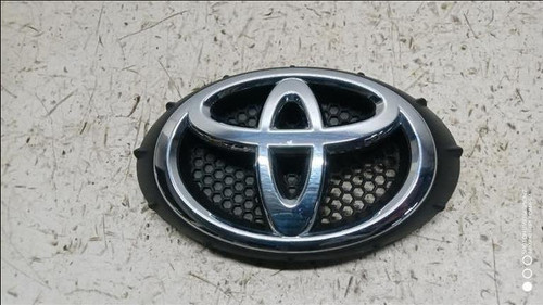 TOYOTA AYGO «II» (2014) LAMIERATI ESTERNI STEMMA ANT. USATO Da 2014 A 2018 [[286200]]