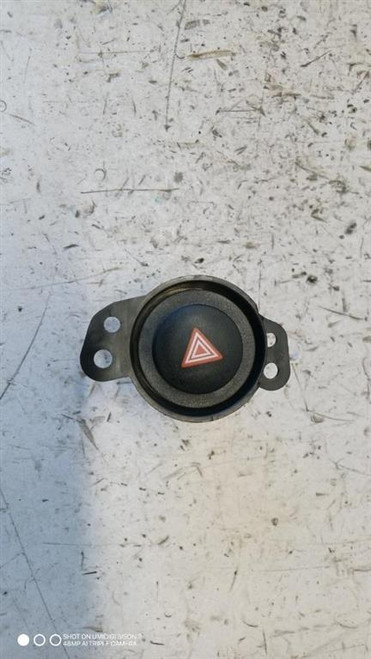 TOYOTA AYGO «II» (2014) IMPIANTO ELETTRICO INTERRUTTORE LUCI EMERGENZA USATO Da 2014 A 2018 [[286224]]