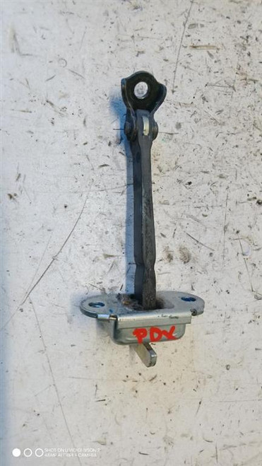 TOYOTA AYGO «II» (2014) LAMIERATI ESTERNI TIRANTE ARRESTO PORTA POST. DX. USATO Da 2014 A 2018 [[286231]]