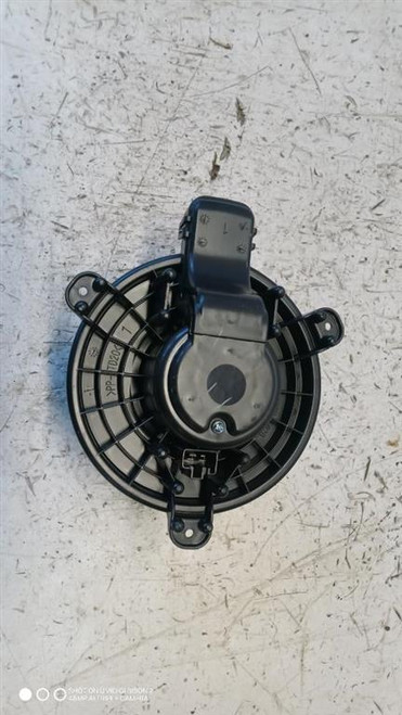 SUZUKI SWIFT «VI» (2017) TERMICO MOTORINO VENTILAZIONE ABITACOLO USATO Da 2020 in poi [[286354]]
