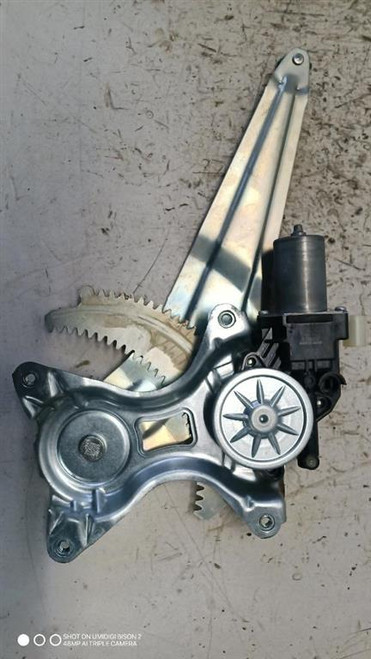 SUZUKI SWIFT «VI» (2017) CRISTALLI ALZACRISTALLO PORTA POST. DX. USATO Da 2020 in poi [[286426]]