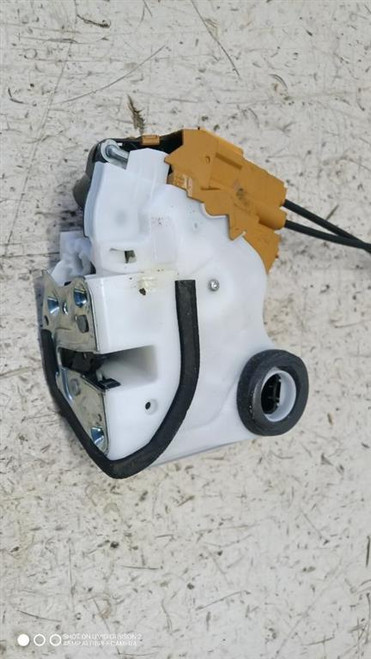 SUZUKI SWIFT «VI» (2017) LAMIERATI ESTERNI SERRATURA PORTA ANT. DX. USATO Da 2020 in poi [[286432]]