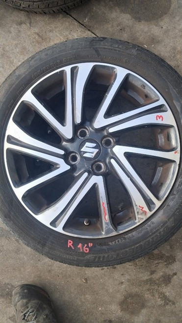 SUZUKI SWIFT «VI» (2017) LAMIERATI ESTERNI CERCHIO RUOTA ANT. SX. USATO Da 2020 in poi [[286649]]