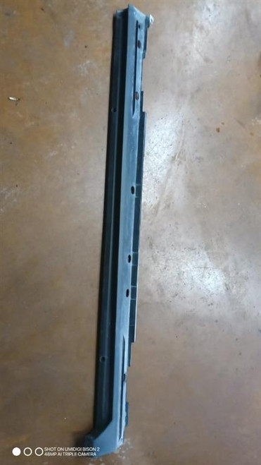 TOYOTA YARIS CROSS (2020) LAMIERATI ESTERNI SPOILER SOTTOPORTA SX. USATO Da 2020 in poi [[286900]]