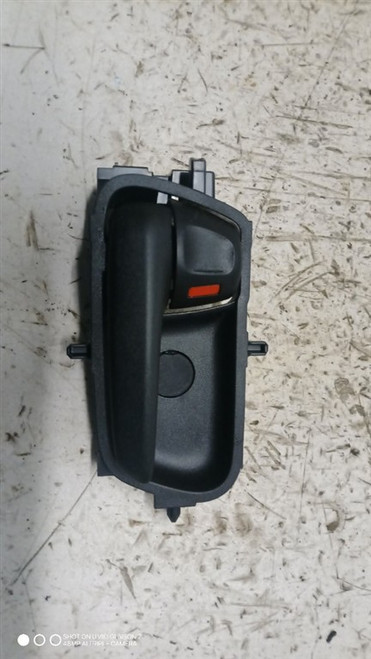 TOYOTA YARIS CROSS (2020) ALLESTIMENTI INTERNI MANIGLIA PORTA INT. ANT. SX. USATO Da 2020 in poi [[286952]]