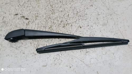 TOYOTA YARIS CROSS (2020) CRISTALLI BRACCIO TERGILUNOTTO USATO Da 2020 in poi [[287000]]