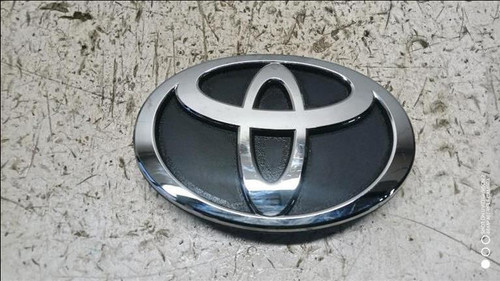 TOYOTA YARIS CROSS (2020) LAMIERATI ESTERNI STEMMA ANT. USATO Da 2020 in poi [[287014]]