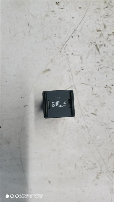 TOYOTA YARIS CROSS (2020) IMPIANTO ELETTRICO INTERRUTTORE RISCALDAMENTO SEDILE ANT. SX. USATO Da 2020 in poi [[287017]]