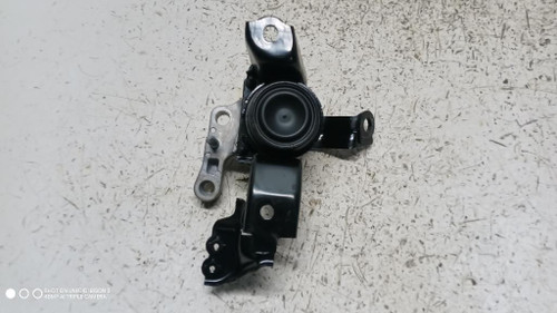 TOYOTA YARIS CROSS (2020) MOTORE SUPPORTO GOMMA MOTORE DX. USATO Da 2020 in poi [[287177]]