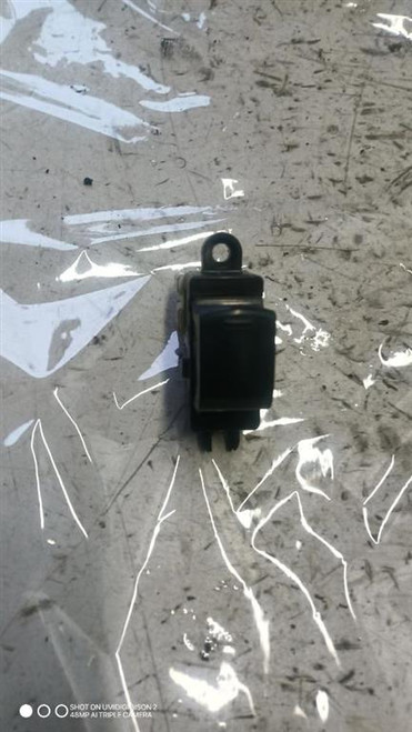 NISSAN MICRA «IV» (2013) IMPIANTO ELETTRICO INTERRUTTORE ALZACRISTALLI ANT. DX. USATO Da 2013 in poi [[287423]]