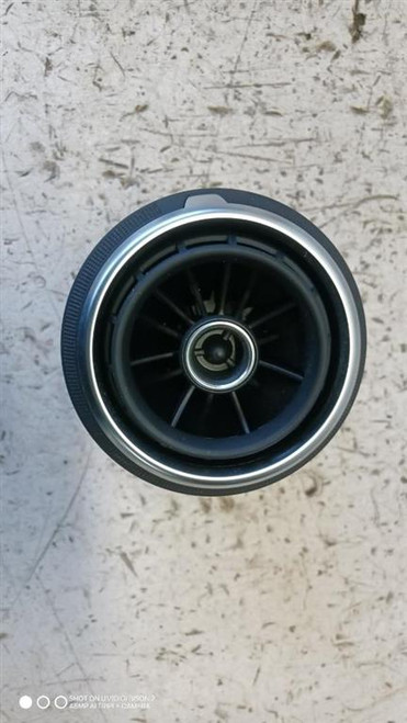 AUDI A3 «8VA» SPORTBACK (2012) ALLESTIMENTI INTERNI GRIGLIA CONDOTTO ARIA CRUSCOTTO CENTRALE SX. USATO Da 2012 A 2015 [[287600]]