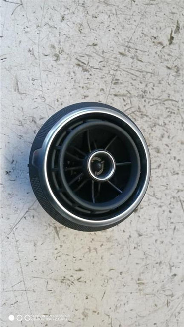 AUDI A3 «8VA» SPORTBACK (2012) ALLESTIMENTI INTERNI GRIGLIA CONDOTTO ARIA CRUSCOTTO CENTRALE DX. USATO Da 2012 A 2015 [[287601]]