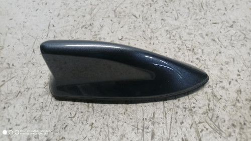 TOYOTA YARIS «V» (2020) LAMIERATI ESTERNI ANTENNA RADIO USATO Da 2020 in poi [[287855]]