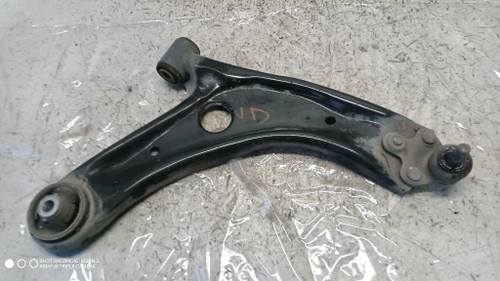 TOYOTA YARIS «V» (2020) ASSALE BRACCIO OSCILLANTE ANT. DX. USATO Da 2020 in poi [[287897]]