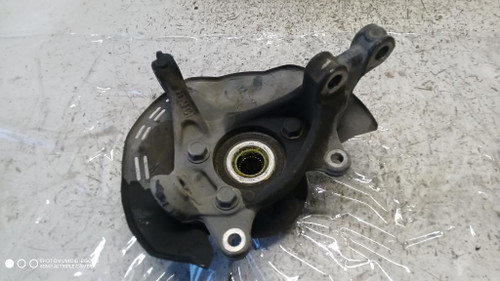 TOYOTA YARIS «V» (2020) ASSALE FUSELLO RUOTA ANT. SX. USATO Da 2020 in poi [[287898]]