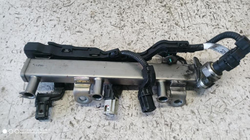 TOYOTA YARIS «V» (2020) SCARICO E INIEZIONE DISTRIBUTORE CARBURANTE (FLAUTO) USATO Da 2020 in poi [[287939]]