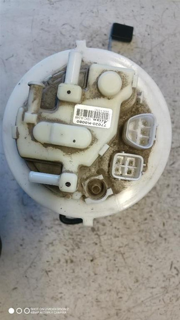 TOYOTA YARIS «V» (2020) SCARICO E INIEZIONE POMPA CARBURANTE C/GALLEGGIANTE USATO Da 2020 in poi [[287949]]