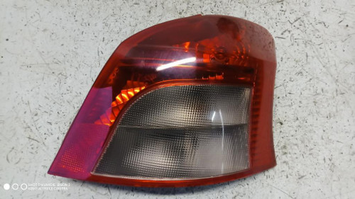TOYOTA YARIS (JAPAN) «II» (2006) FANALERIA FANALE POST. DX. USATO Da 2005 A 2009 [[288460]]