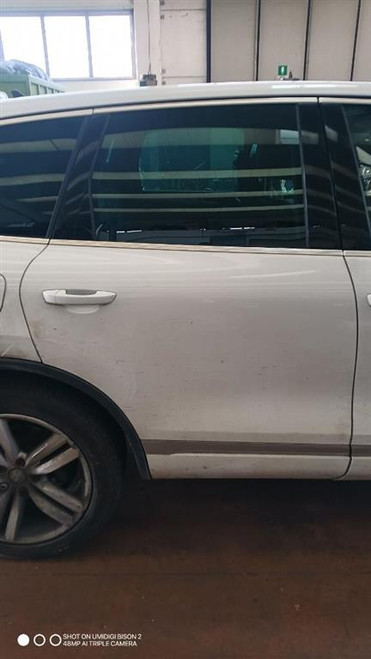VOLKSWAGEN TOUAREG «III» (2010) LAMIERATI ESTERNI PORTA POST. DX. USATO Da 2010 A 2014 [[289819]]