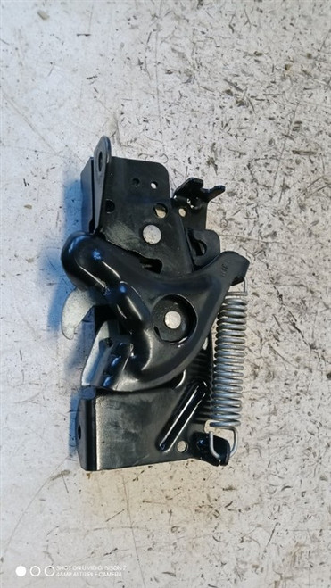 BMW SERIE 1 «F20» BERLINA (2015) LAMIERATI ESTERNI SERRATURA COFANO ANT. DX. USATO Da 2015 in poi [[289911]]