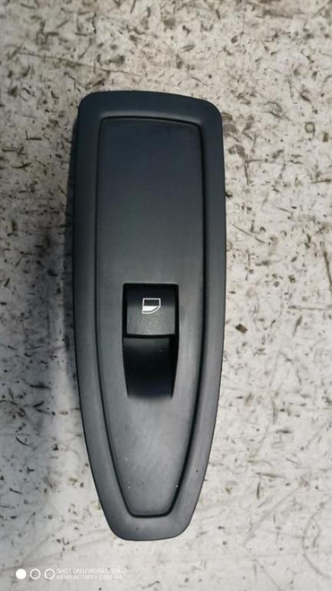 BMW SERIE 1 «F20» BERLINA (2015) IMPIANTO ELETTRICO INTERRUTTORE ALZACRISTALLI ANT. DX. USATO Da 2015 in poi [[289980]]