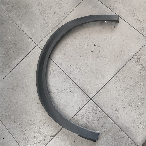 PEUGEOT 2008 «II» (2020) LAMIERATI ESTERNI MODANATURA PARACOLPI PASSARUOTA POST. SX. USATO Da 2020 A 2023 [[290459]]