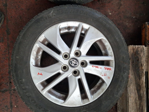 TOYOTA YARIS «V» (2020) LAMIERATI ESTERNI CERCHIO RUOTA ANT. SX. USATO Da 2020 in poi [[290534]]