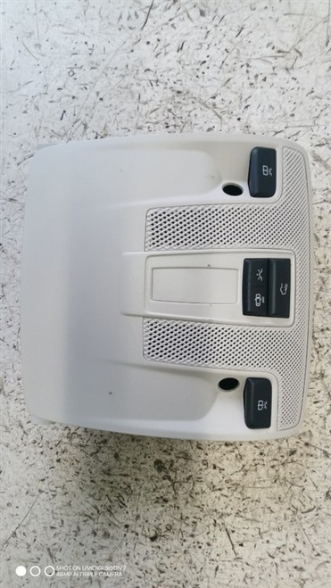 MERCEDES CLASSE CLA «C117» SHOOTING BRAKE (2016) ALLESTIMENTI INTERNI LUCE DI CORTESIA ABITACOLO (ANT.) USATO Da 2016 in poi [[291000]]