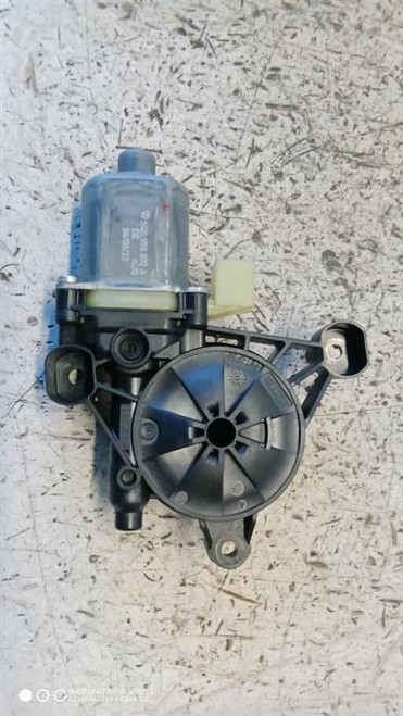 VOLKSWAGEN GOLF «VIII» (2019) STERZO MOTORINO ALZACRISTALLO PORTA ANT. DX. USATO Da 2019 A 2024 [[291153]]