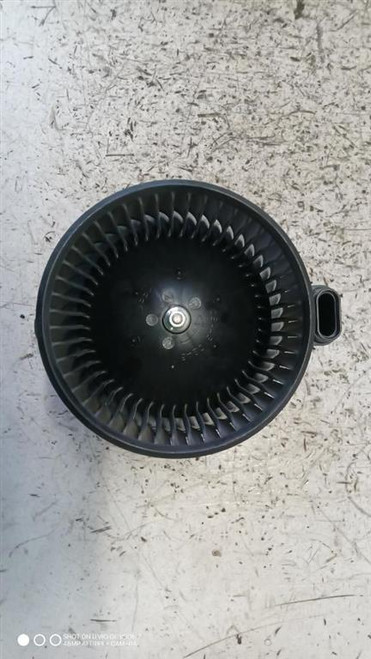 SUZUKI SWIFT «VII»  (2024) TERMICO MOTORINO VENTILAZIONE ABITACOLO USATO Da 2023 in poi [[291760]]