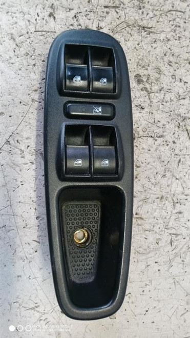 FIAT 500L (2017) IMPIANTO ELETTRICO INTERRUTTORE ALZACRISTALLI ANT. SX. USATO Da 2017 A 2022 [[289890]]