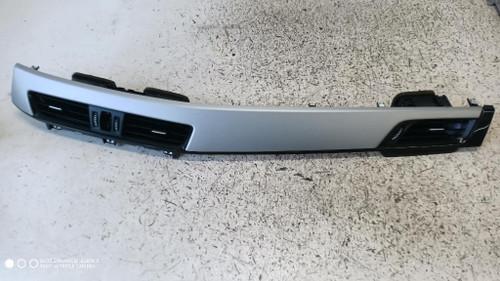 BMW X1 «F48» (2015) ALLESTIMENTI INTERNI MASCHERINA GRIGLIA CONDOTTO ARIA CRUSCOTTO DX. USATO Da 2015 A 2019 [[292303]]