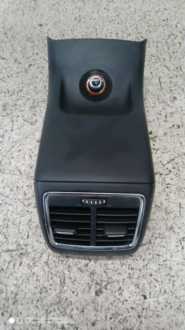 AUDI Q3 «8UB» (2012) ALLESTIMENTI INTERNI GRIGLIA CONDOTTO ARIA CONSOLE CENTRALE (POST.) POST. USATO Da 2011 A 2015 [[292398]]