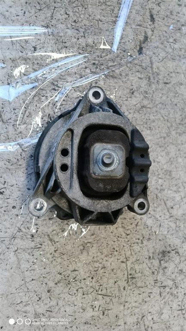 BMW SERIE 1 «F20» BERLINA (2015) MOTORE SUPPORTO GOMMA MOTORE DX. USATO Da 2015 in poi [[292765]]