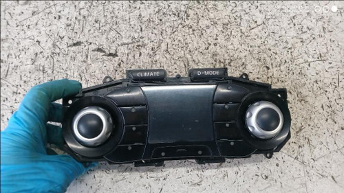 NISSAN JUKE «I» (2010) ALLESTIMENTI INTERNI MODULO COMANDO RISCALDAMENTO / CLIMA USATO Da 2010 A 2014 [[292856]]