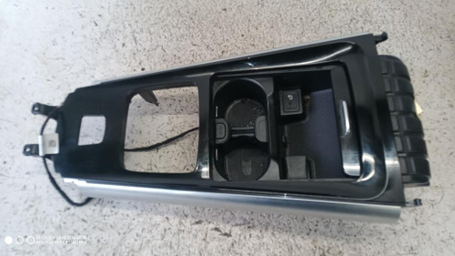 MERCEDES CLASSE B «W247» (2019) ALLESTIMENTI INTERNI VANO PORTAOGGETTI CONSOLE CENTRALE (ANT.) USATO Da 2018 in poi [[293113]]